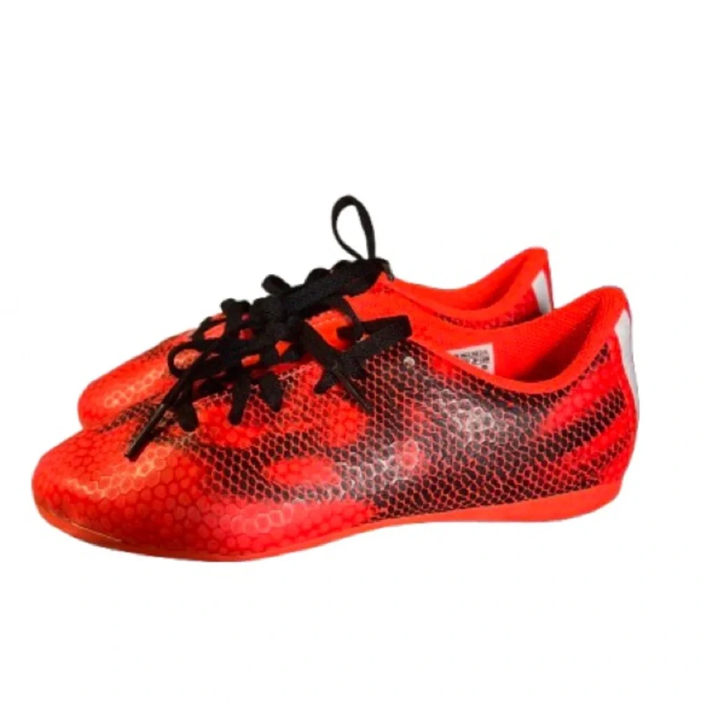 Adidas Kids Red Soccer Shoes sz us 1 - Picture 2 of 10